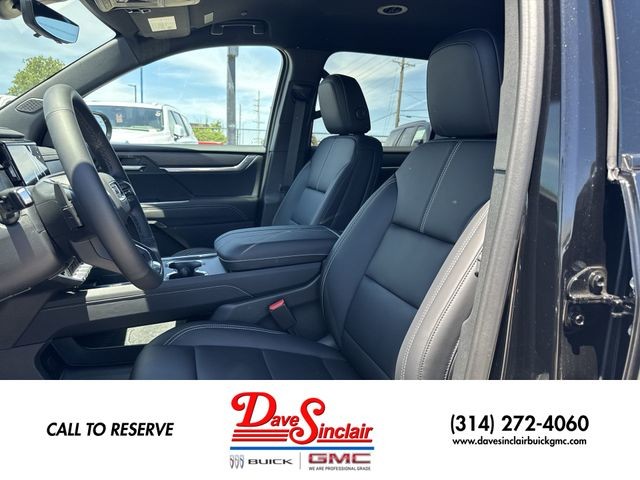 GMC Acadia Vehicle Full-screen Gallery Image 11