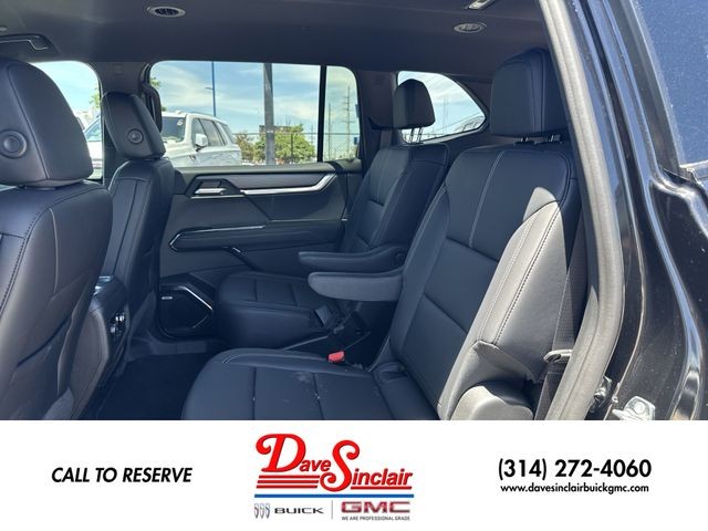 GMC Acadia Vehicle Full-screen Gallery Image 22
