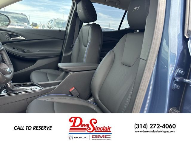 Buick Encore GX Vehicle Full-screen Gallery Image 11