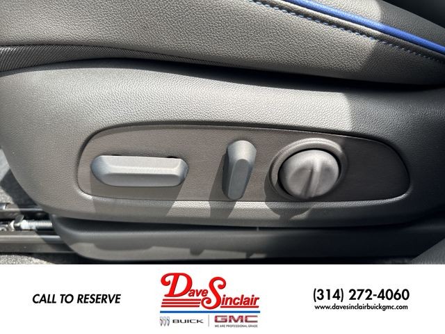 Buick Encore GX Vehicle Full-screen Gallery Image 12
