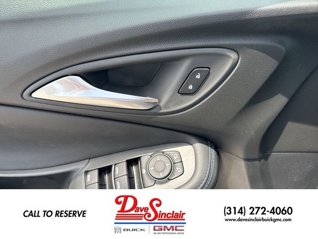 Buick Encore GX Vehicle Full-screen Gallery Image 13