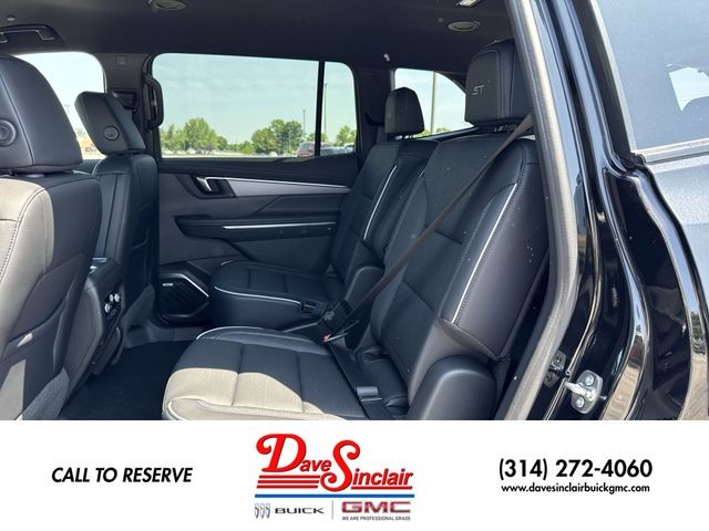 Buick Enclave Vehicle Full-screen Gallery Image 22
