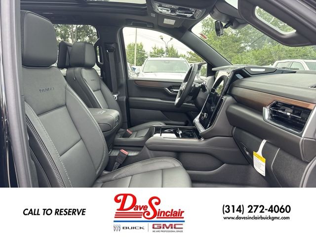 GMC Yukon XL Vehicle Full-screen Gallery Image 26