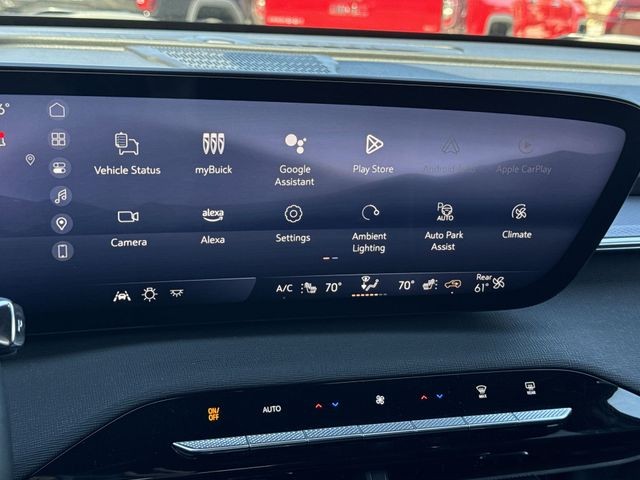 Buick Enclave Vehicle Full-screen Gallery Image 17