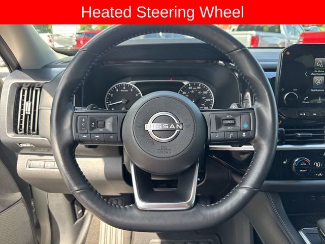 Nissan Pathfinder Vehicle Full-screen Gallery Image 14