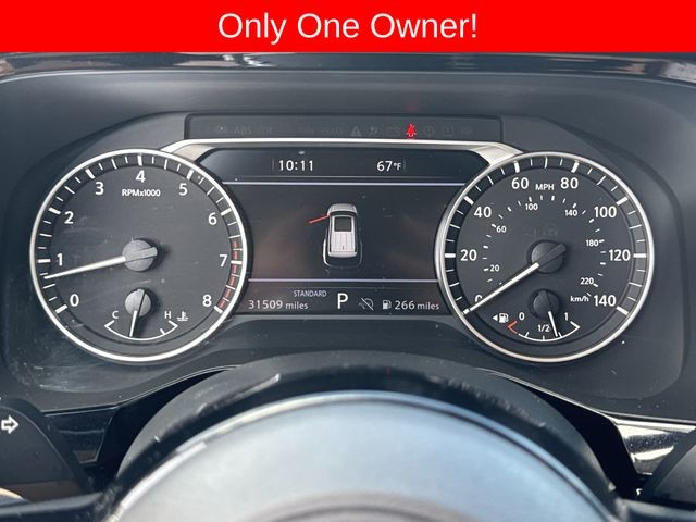 Nissan Pathfinder Vehicle Full-screen Gallery Image 15