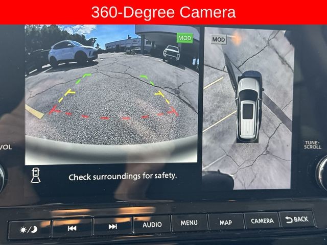 Nissan Pathfinder Vehicle Full-screen Gallery Image 19