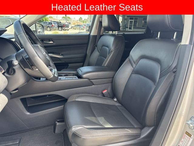 Nissan Pathfinder Vehicle Full-screen Gallery Image 23