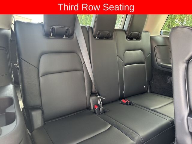 Nissan Pathfinder Vehicle Full-screen Gallery Image 30