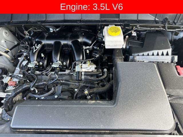 Nissan Pathfinder Vehicle Full-screen Gallery Image 33