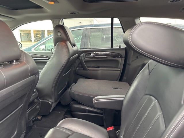 Buick Enclave Vehicle Full-screen Gallery Image 14
