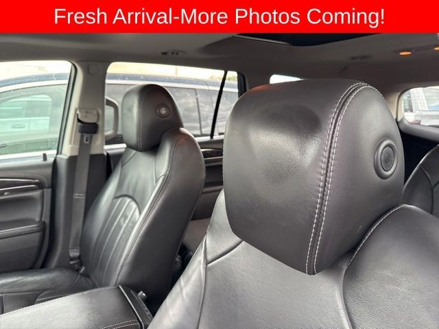 Buick Enclave Vehicle Full-screen Gallery Image 18