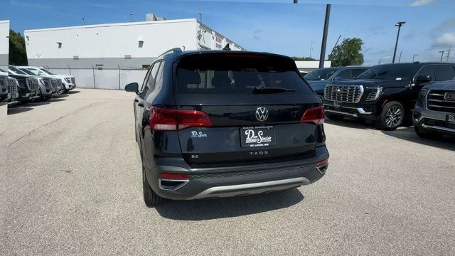Volkswagen Taos Vehicle Full-screen Gallery Image 09