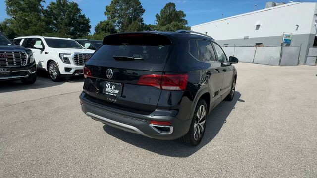 Volkswagen Taos Vehicle Full-screen Gallery Image 10