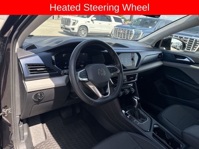 Volkswagen Taos Vehicle Full-screen Gallery Image 13