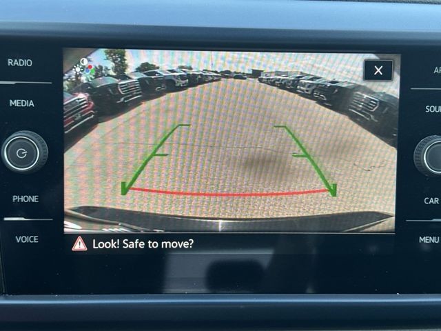 Volkswagen Taos Vehicle Full-screen Gallery Image 18