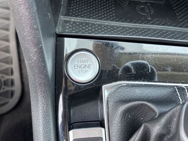 Volkswagen Taos Vehicle Full-screen Gallery Image 20