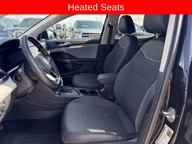 Volkswagen Taos Vehicle Full-screen Gallery Image 22