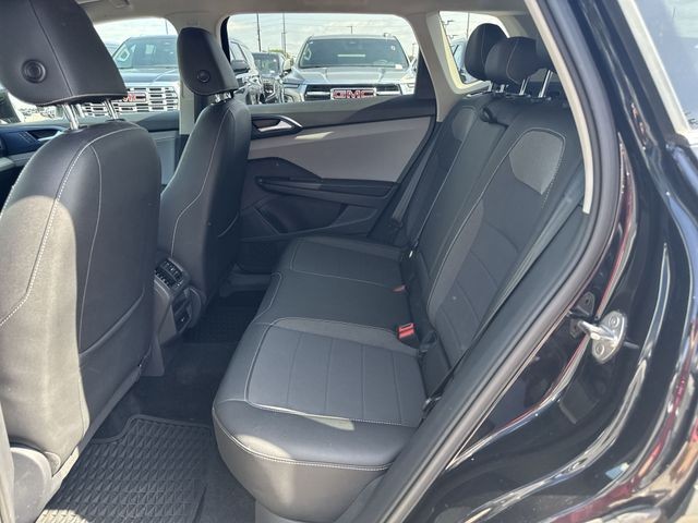 Volkswagen Taos Vehicle Full-screen Gallery Image 27