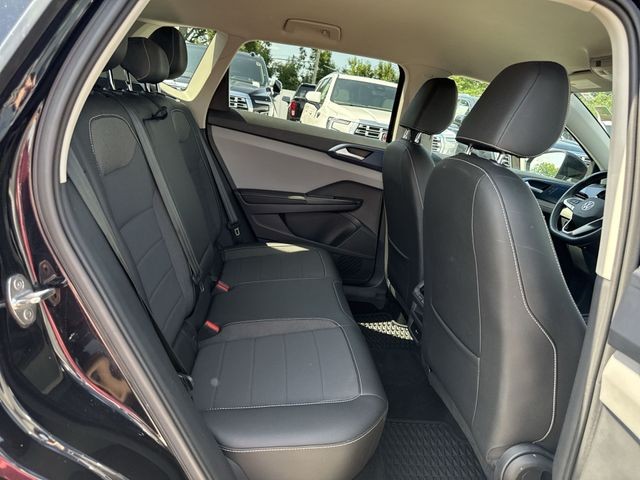Volkswagen Taos Vehicle Full-screen Gallery Image 29