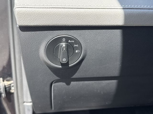 Volkswagen Taos Vehicle Full-screen Gallery Image 37