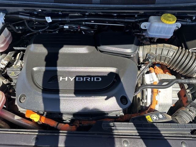 Chrysler Pacifica Vehicle Full-screen Gallery Image 33