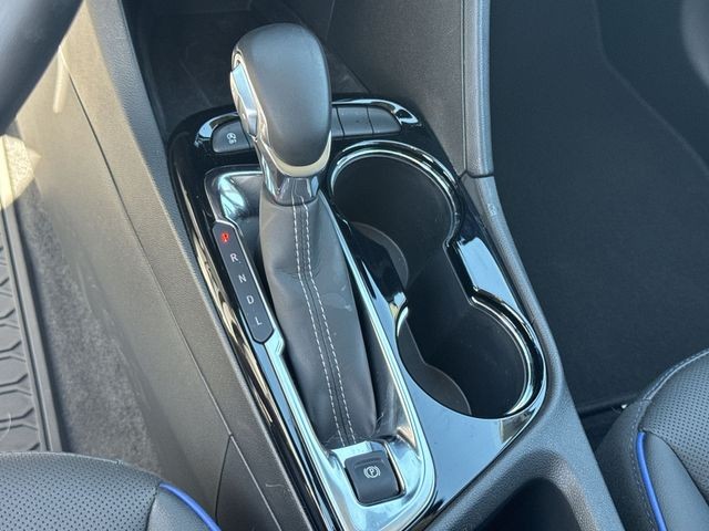 Buick Encore GX Vehicle Full-screen Gallery Image 15