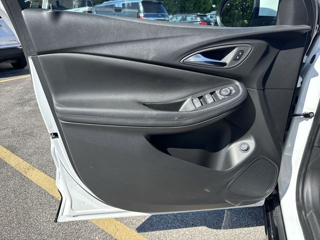Buick Encore GX Vehicle Full-screen Gallery Image 20