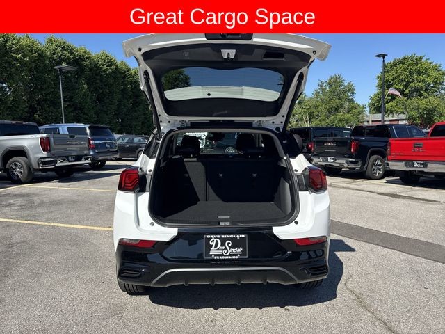 Buick Encore GX Vehicle Full-screen Gallery Image 23