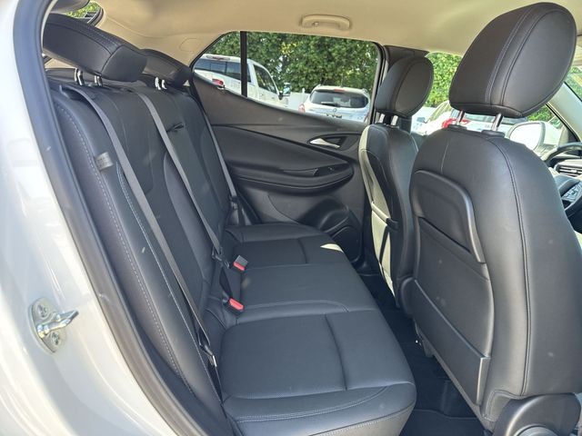 Buick Encore GX Vehicle Full-screen Gallery Image 24