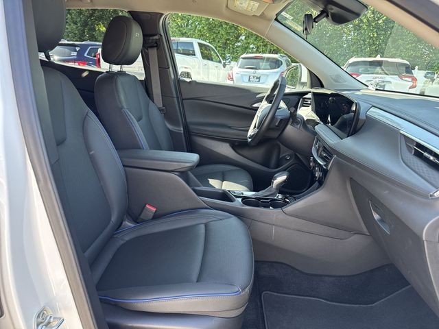 Buick Encore GX Vehicle Full-screen Gallery Image 25