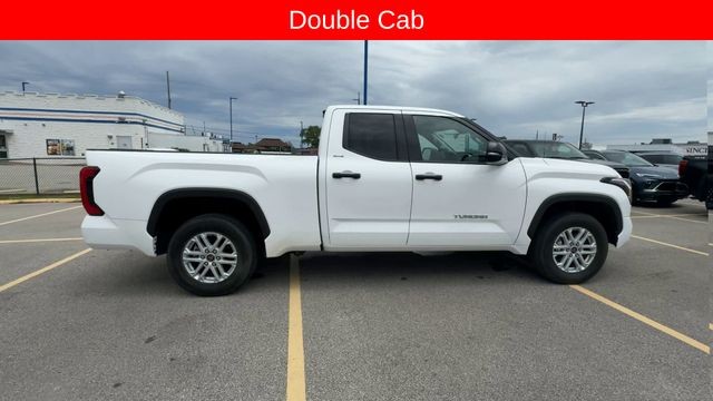Toyota Tundra 2WD Vehicle Full-screen Gallery Image 11