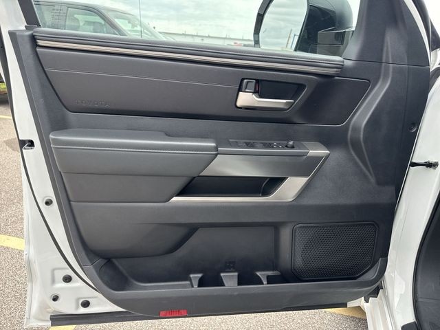 Toyota Tundra 2WD Vehicle Full-screen Gallery Image 25