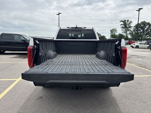 Toyota Tundra 2WD Vehicle Full-screen Gallery Image 28