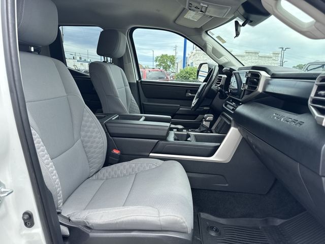 Toyota Tundra 2WD Vehicle Full-screen Gallery Image 30