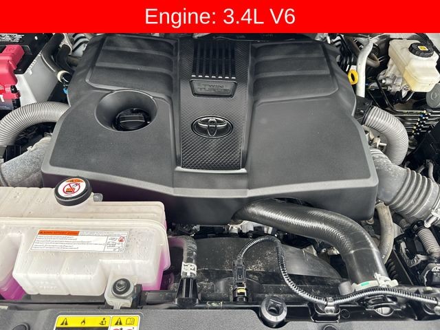 Toyota Tundra 2WD Vehicle Full-screen Gallery Image 32