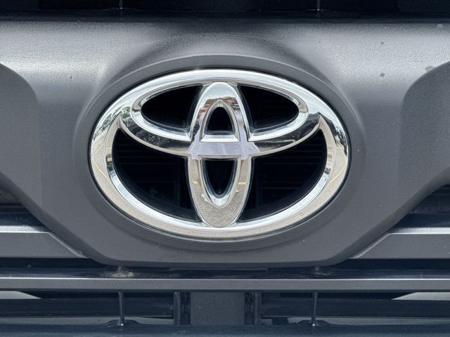 Toyota Tundra 2WD Vehicle Full-screen Gallery Image 33