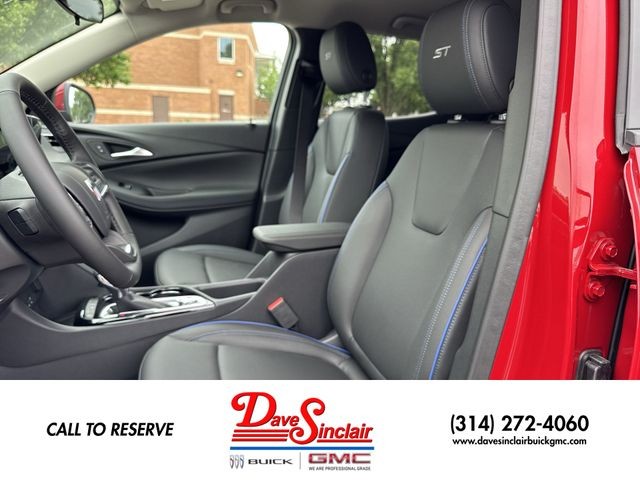 Buick Encore GX Vehicle Full-screen Gallery Image 11