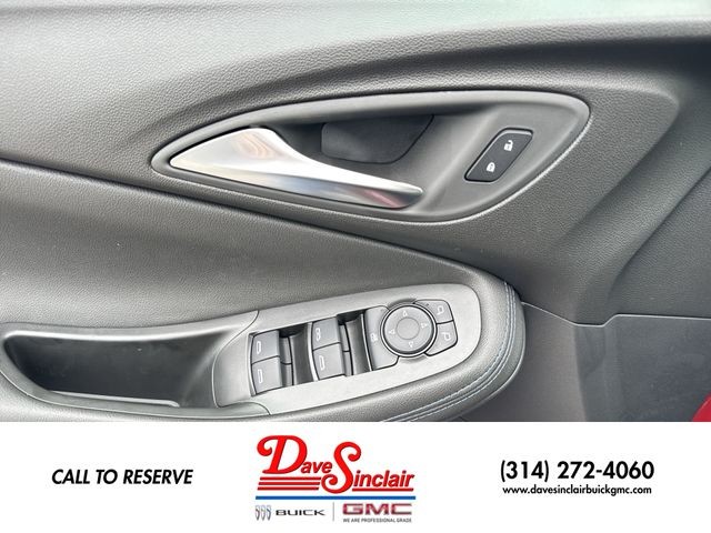 Buick Encore GX Vehicle Full-screen Gallery Image 13