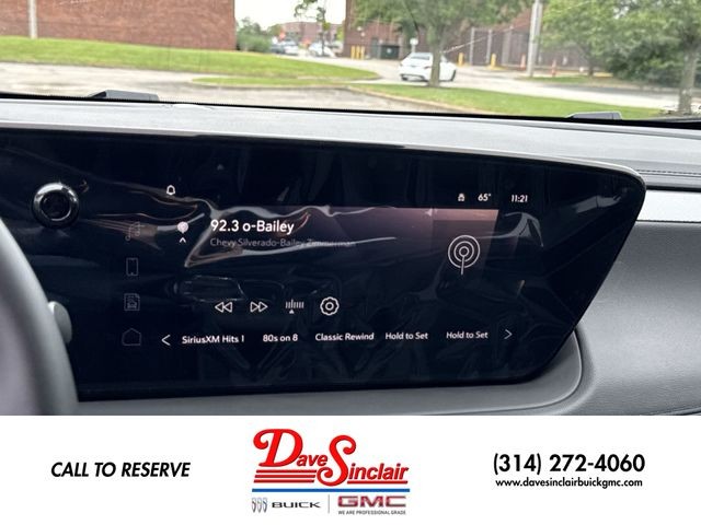 Buick Encore GX Vehicle Full-screen Gallery Image 16