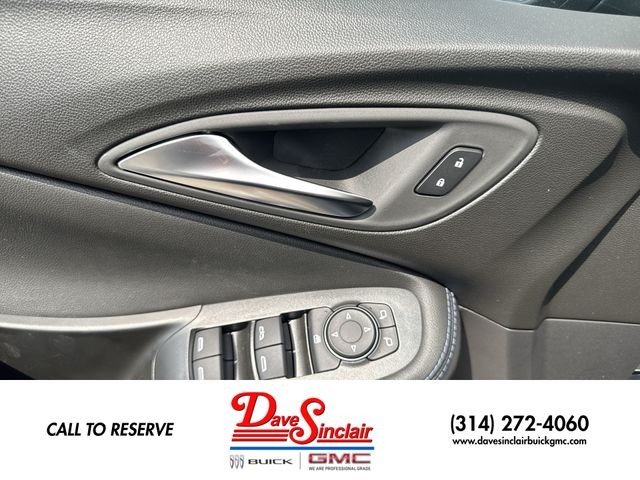 Buick Encore GX Vehicle Full-screen Gallery Image 13