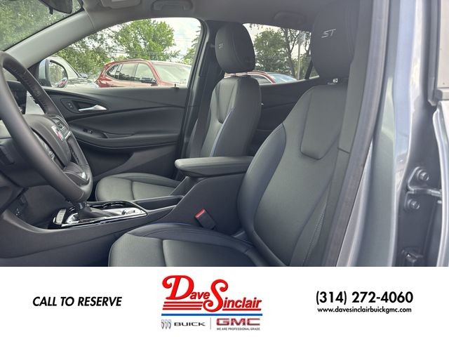 Buick Encore GX Vehicle Full-screen Gallery Image 11