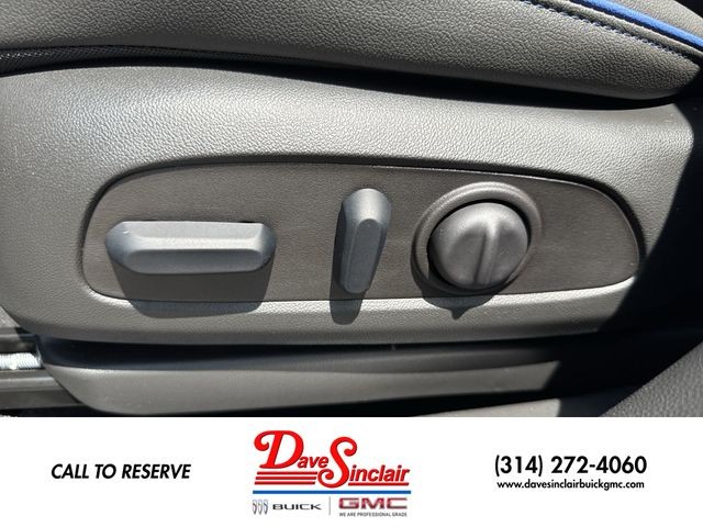 Buick Encore GX Vehicle Full-screen Gallery Image 12