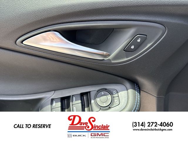 Buick Encore GX Vehicle Full-screen Gallery Image 13