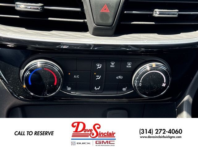 Buick Encore GX Vehicle Full-screen Gallery Image 18