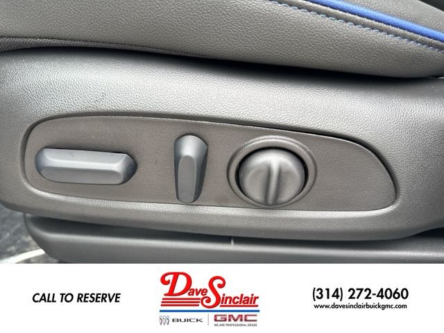 Buick Encore GX Vehicle Full-screen Gallery Image 12