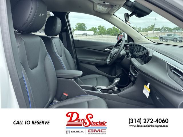 Buick Encore GX Vehicle Full-screen Gallery Image 23