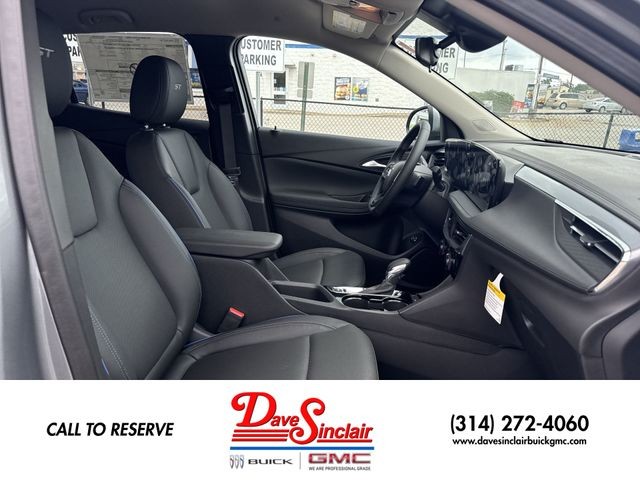 Buick Encore GX Vehicle Full-screen Gallery Image 23