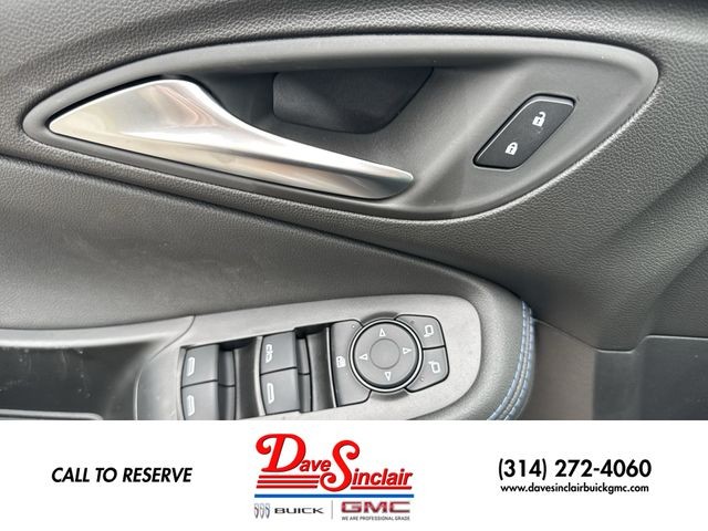 Buick Encore GX Vehicle Full-screen Gallery Image 13