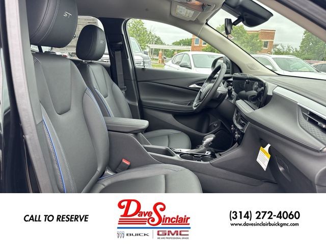 Buick Encore GX Vehicle Full-screen Gallery Image 23
